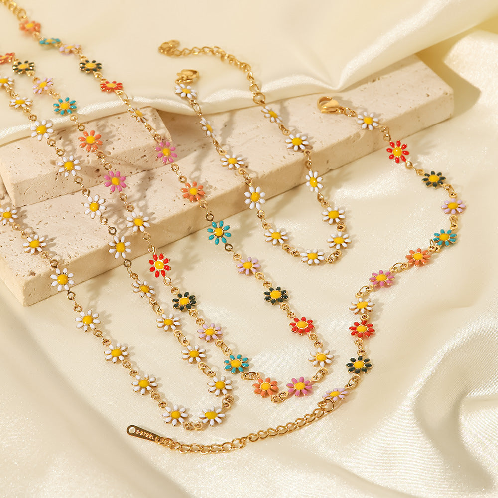 Damen Armband mit floralen Anhängern und verstellbarem Design Shop Nory