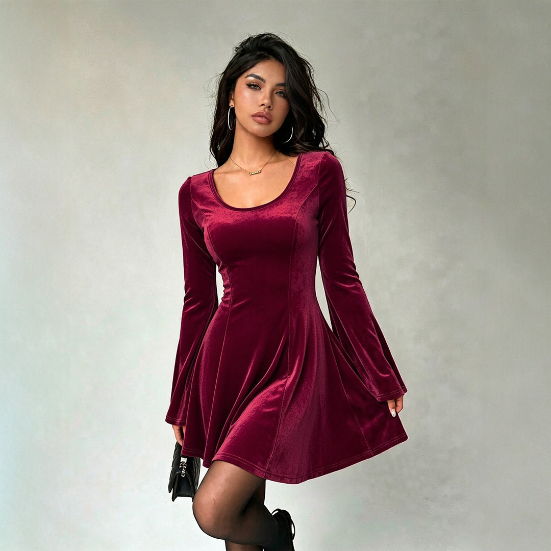 Damen Samt-Skaterkleid mit ausgestelltem Rock, U-Boot-Ausschnitt und Glockenärmeln Shop Nory