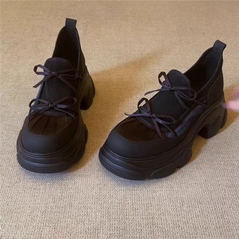 Damen Skulpturale Plateau‑Sneaker mit überhöhter Chunky‑Sohle und dekorativem Schleifenriemen Shop Nory