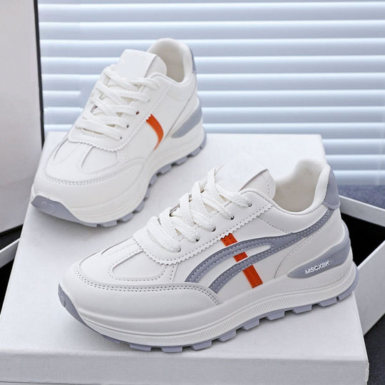 Damen Voluminöse Plateausneaker mit rutschfester Gummiprofilsohle und seitlichen Zierstreifen Shop Nory