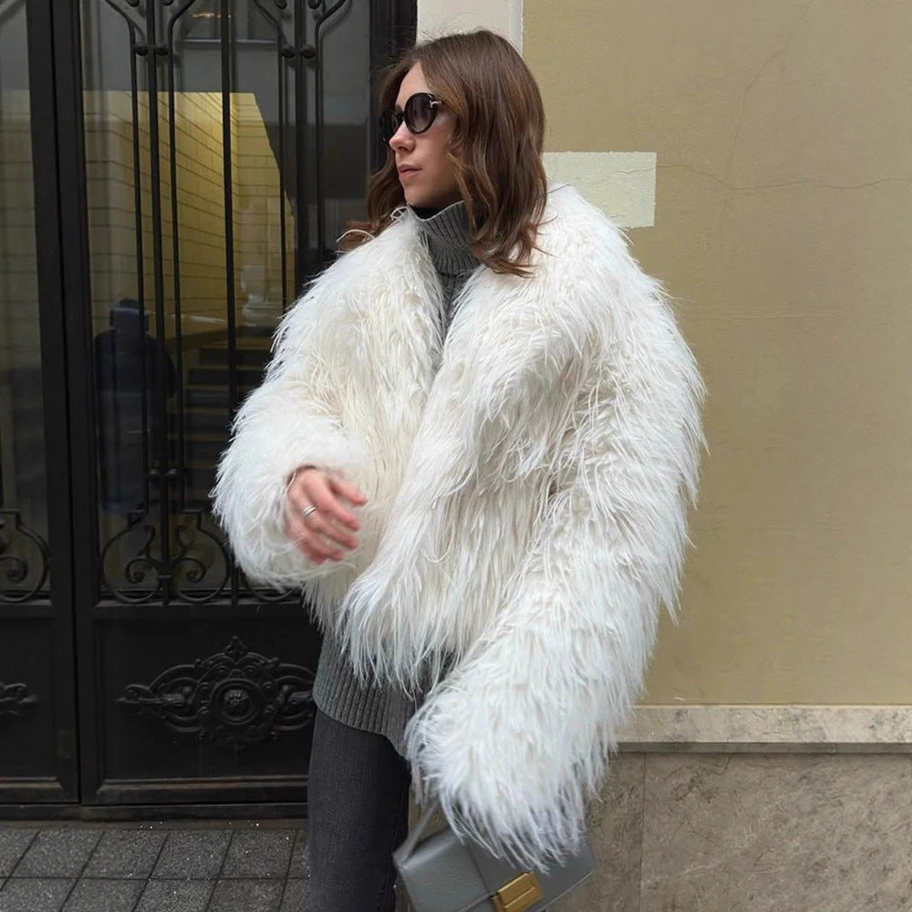 Damen Kurzmantel aus langfaserigem Faux‑Fur mit ausgefranster Shaggy‑Textur und übergroßen Ärmeln Shop Nory