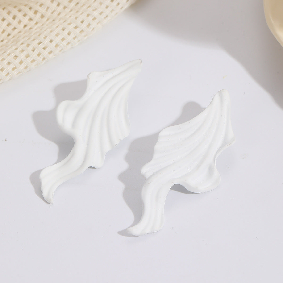 Damen Ohrstecker mit elegantem Wellenmuster Shop Nory