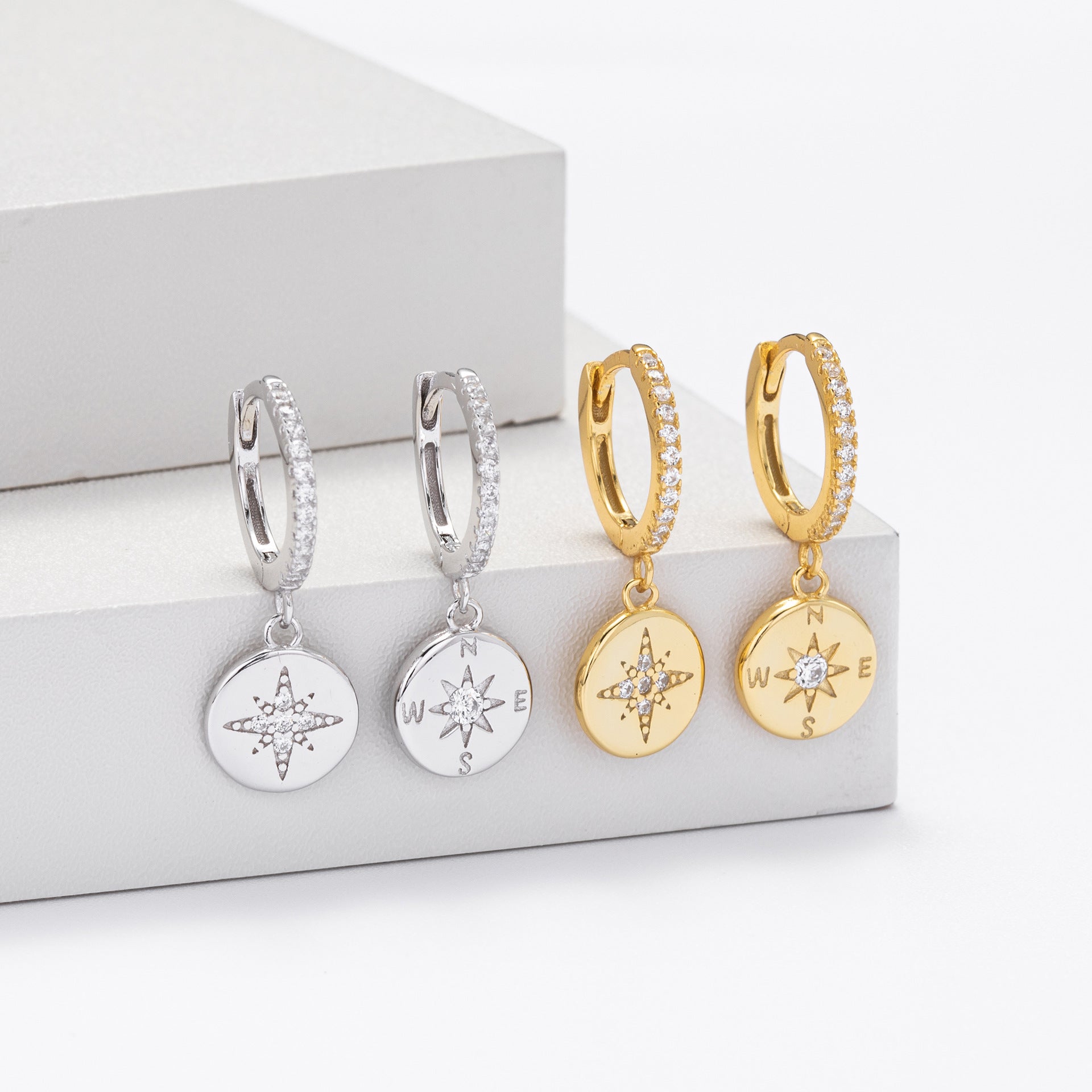 Damen Ohrhänger mit filigranem Kompassdesign und funkelndem Zirkonbesatz Shop Nory