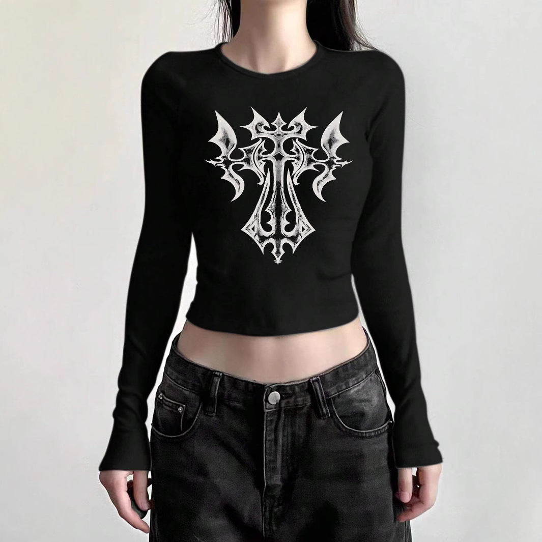 Damen nan figurbetontes langärmeliges Cropped-Shirt mit fotorealistischer Lippen-Collage und schmaler Passform Shop Nory