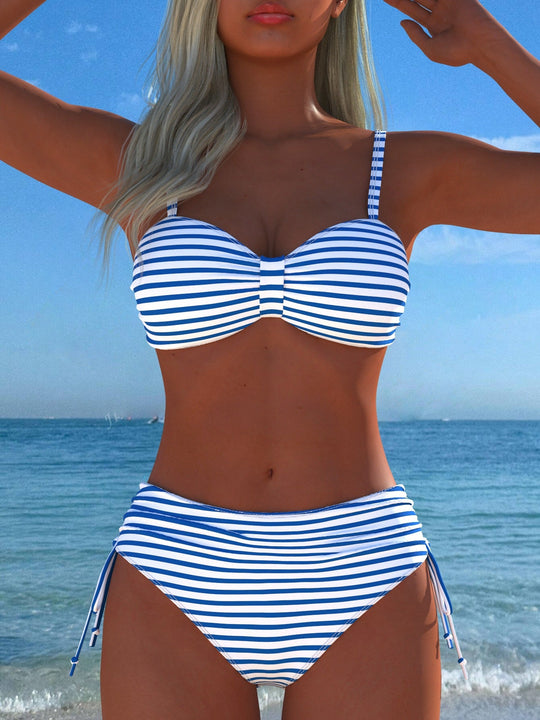 Damen Bikini-Set mit stilvollem Karomuster und goldfarbenen Akzenten