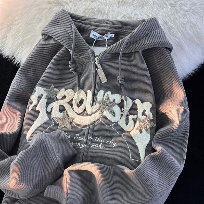 Damen nan gerippte Oversize Kapuzenjacke mit Reißverschluss, Chenille-Stickerei und Stern-Anhängern Shop Nory