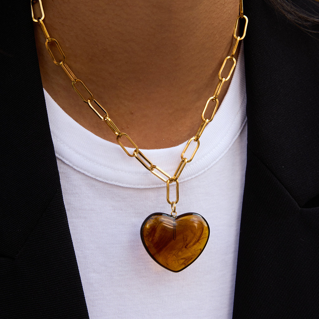 Damen Halskette mit Herzanhänger und goldfarbener Gliederkette Shop Nory