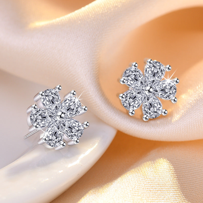Damen Funkelnde Blütenohrringe mit Zirkonia Shop Nory