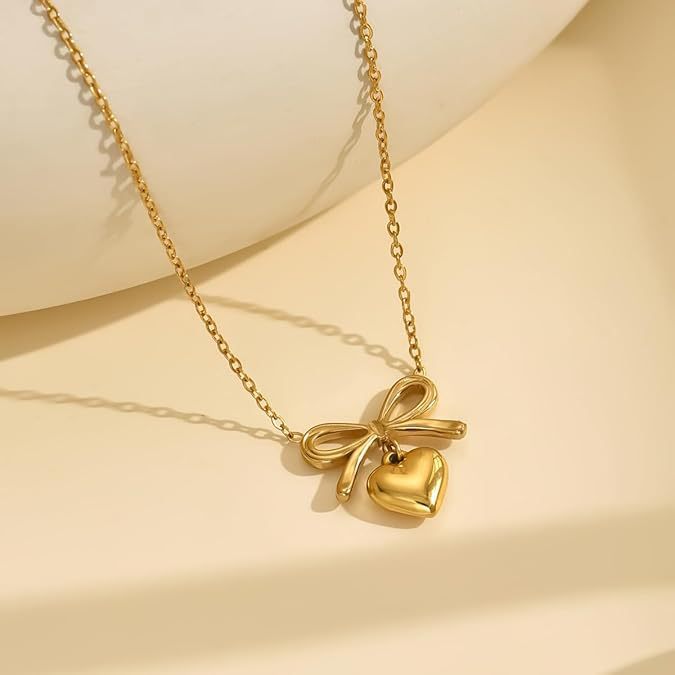 Damen Halskette mit eleganten Schmetterlingsanhänger und feiner Gliederkette Shop Nory