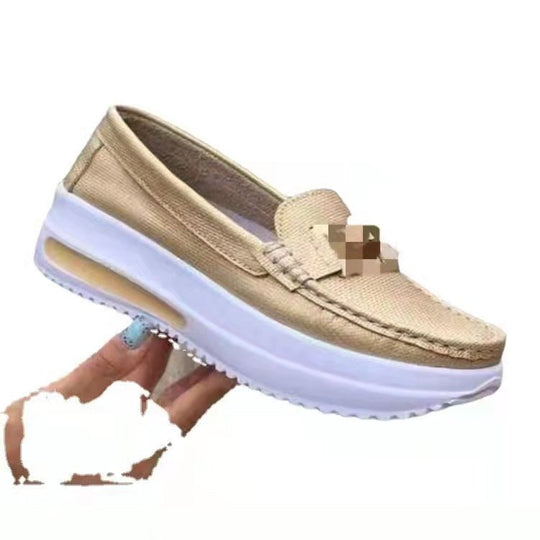 Damen Plateaulloafer mit modischem Schnallen-Detail und gepolstertem Komfortfußbett Shop Nory