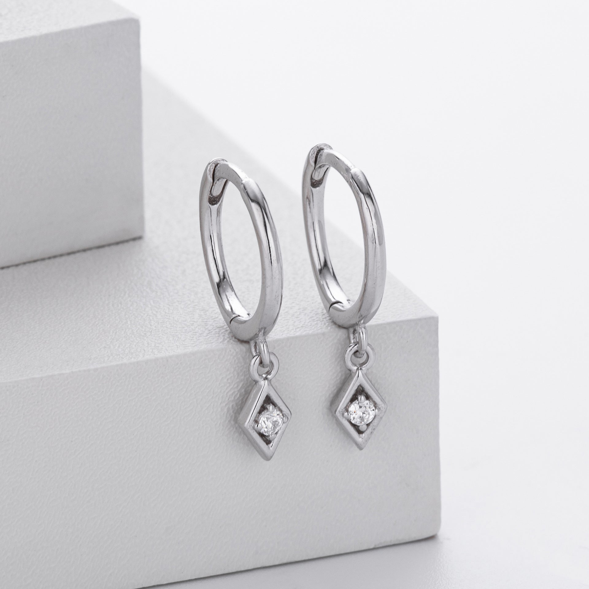 Damen Ohrhänger mit Zirkonanhänger Shop Nory
