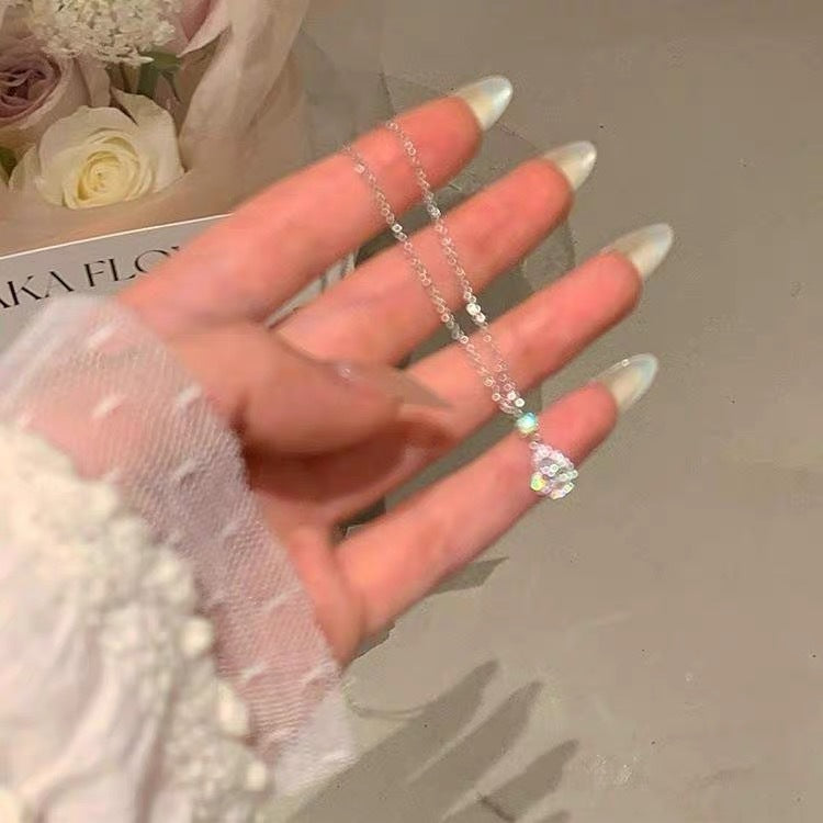 Damen Halskette mit tropfenförmigem Zirkonia-Anhänger und feiner Gliederkette Shop Nory