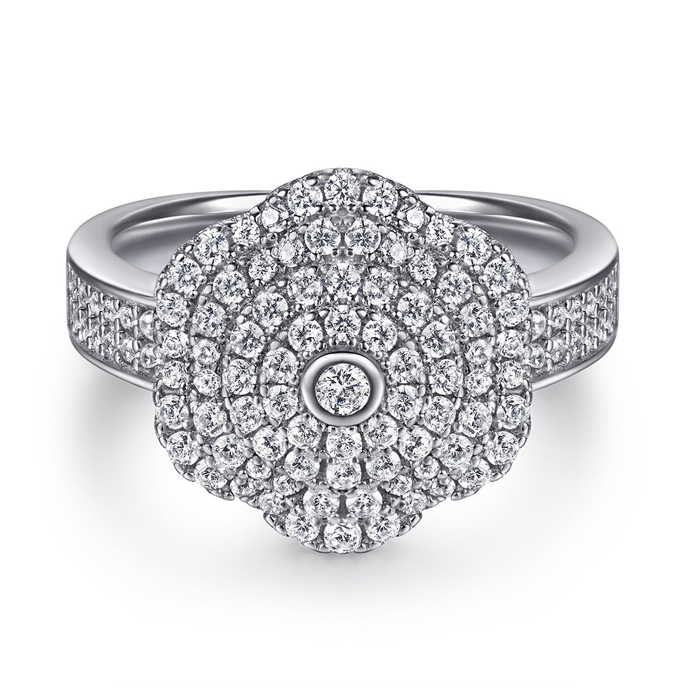 Damen Schmuckset mit funkelndem Kristallring, eleganten Ohrringen und stilvollem Anhänger Shop Nory