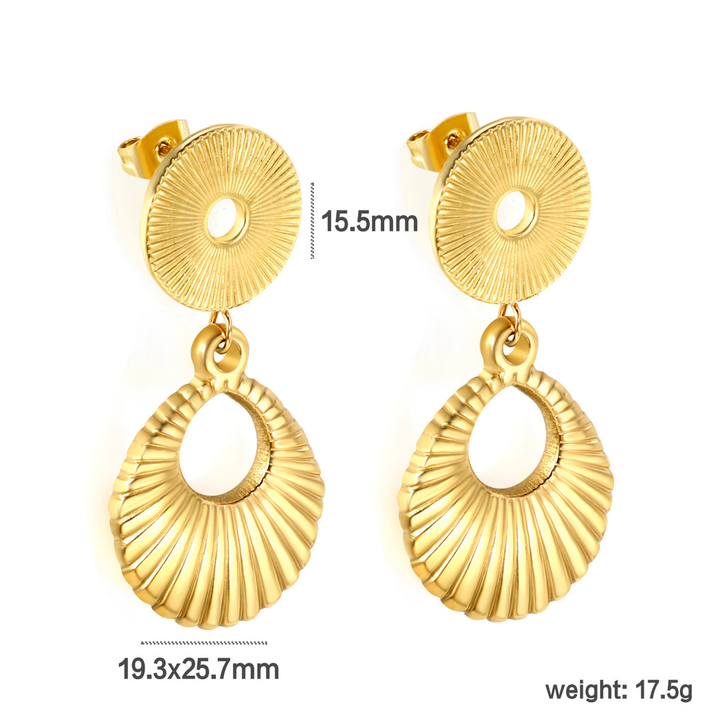 Damen Ohrstecker mit funkelnden Kristallakzenten und geschwungenem Design Shop Nory