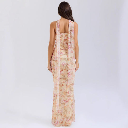 Damen Elegantes Couture-Maxikleid mit schulterfreiem Design und raffinierten Drapierungen