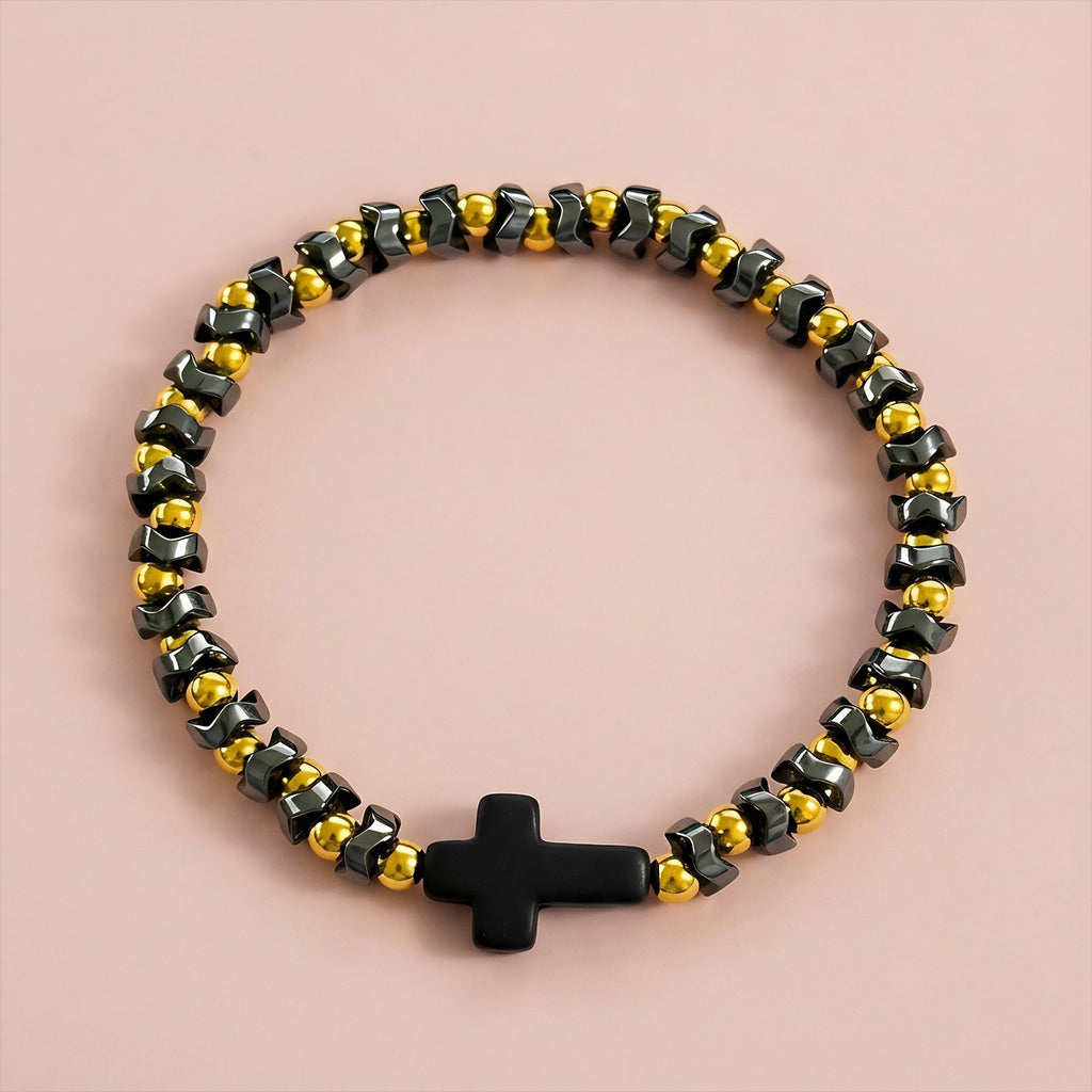 Damenarmband mit Kreuzmotiv und glanzvollen Perlen Shop Nory