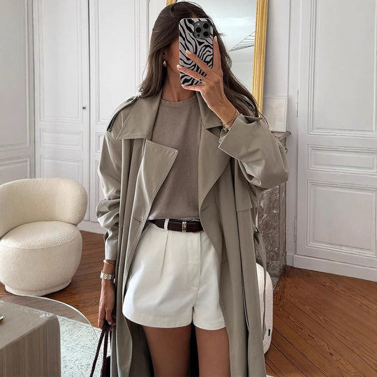 Damen eleganter Trenchcoat mit minimalistischem Design und praktischen Taschen