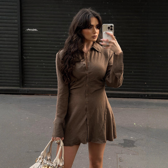 Damen nan tailliertes Rippstrick-Hemdkleid mit Hemdkragen, durchgehender Knopfleiste und ausgestelltem Zipfelsaum Shop Nory