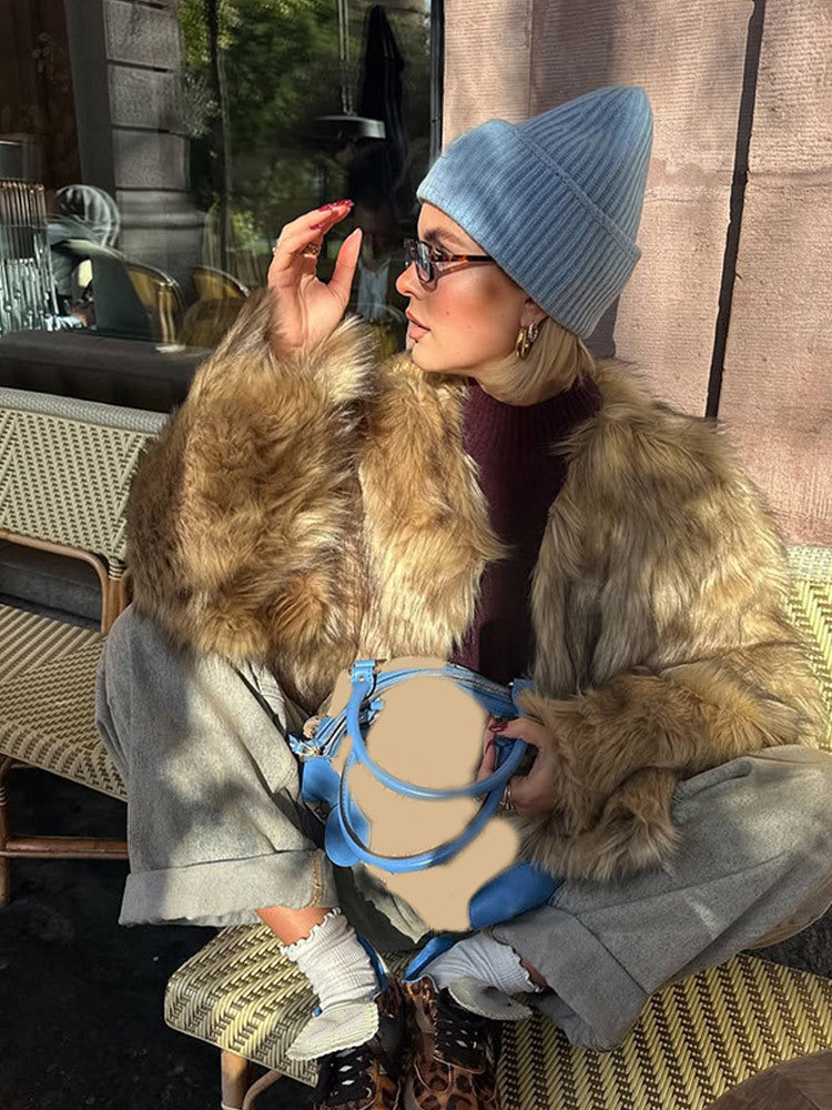 Damen Kurz geschnittene Kunstfelljacke mit Oversize-Ärmeln und Plüschkragen Shop Nory