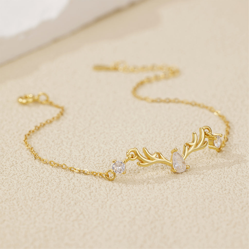 Damen Armband mit elegantem Geweihdesign und funkelnden Zirkonia Shop Nory