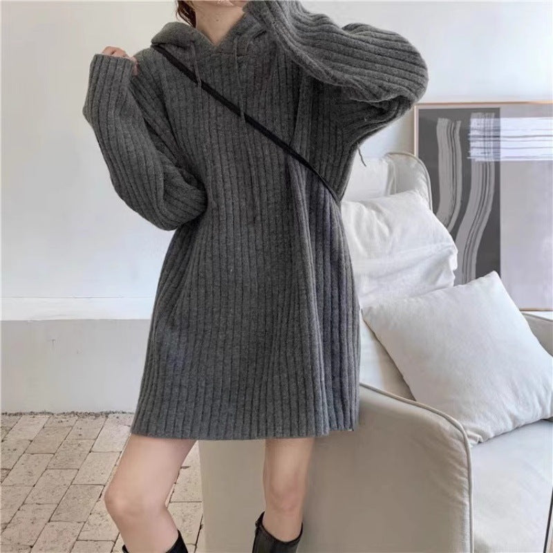 Damen Strick‑Kapuzenkleid mit gerippter Struktur und oversized Silhouette Shop Nory
