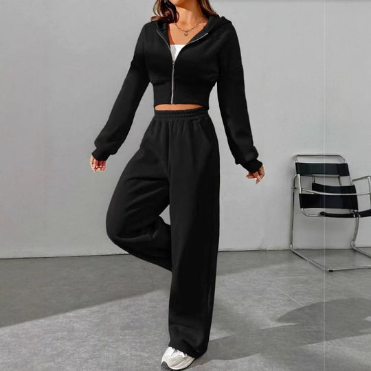 Damen nan kurzes Kapuzen-Sweatshirt mit Reißverschluss und weite High-Waist Jogginghose Shop Nory