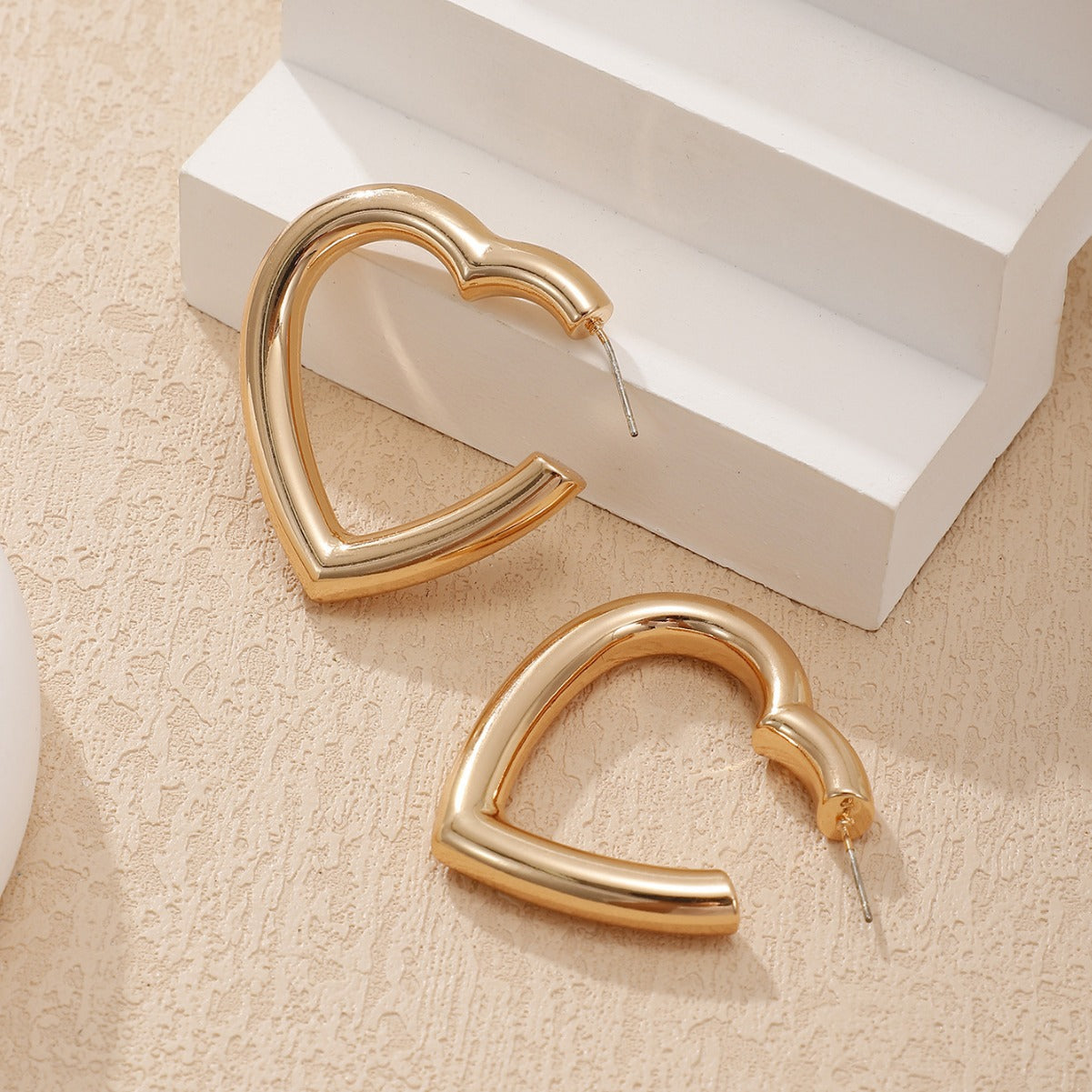 Damen Ohrringe mit modernem Herzdesign Shop Nory