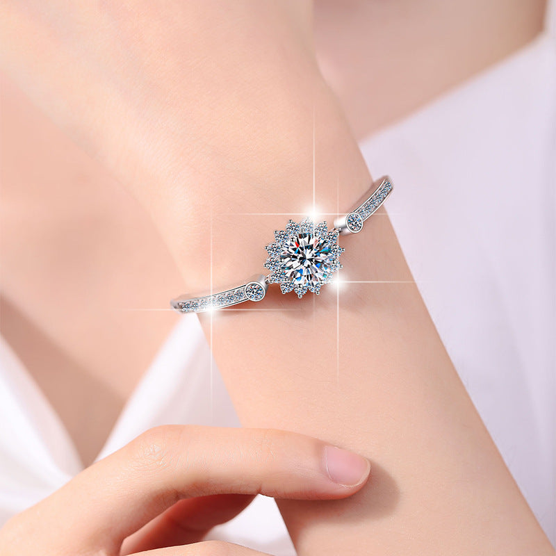 Damenarmband mit funkelndem Kristall und eleganter Verzierung Shop Nory