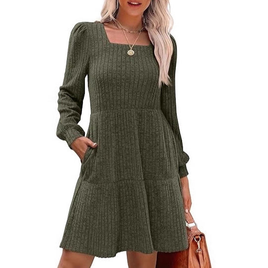 Damen Gestricktes A‑Linien‑Minikleid mit quadratischem Ausschnitt, Stufenrock und Eingrifftaschen Shop Nory