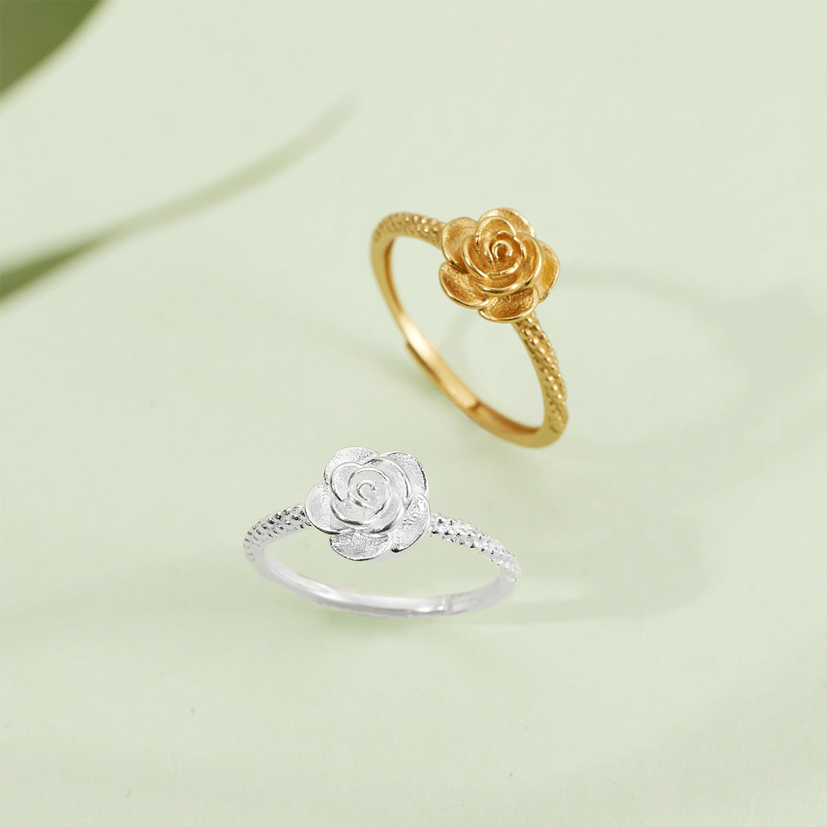 Damen Ring mit filigranem Rosenmotiv und strukturierter Oberfläche Shop Nory