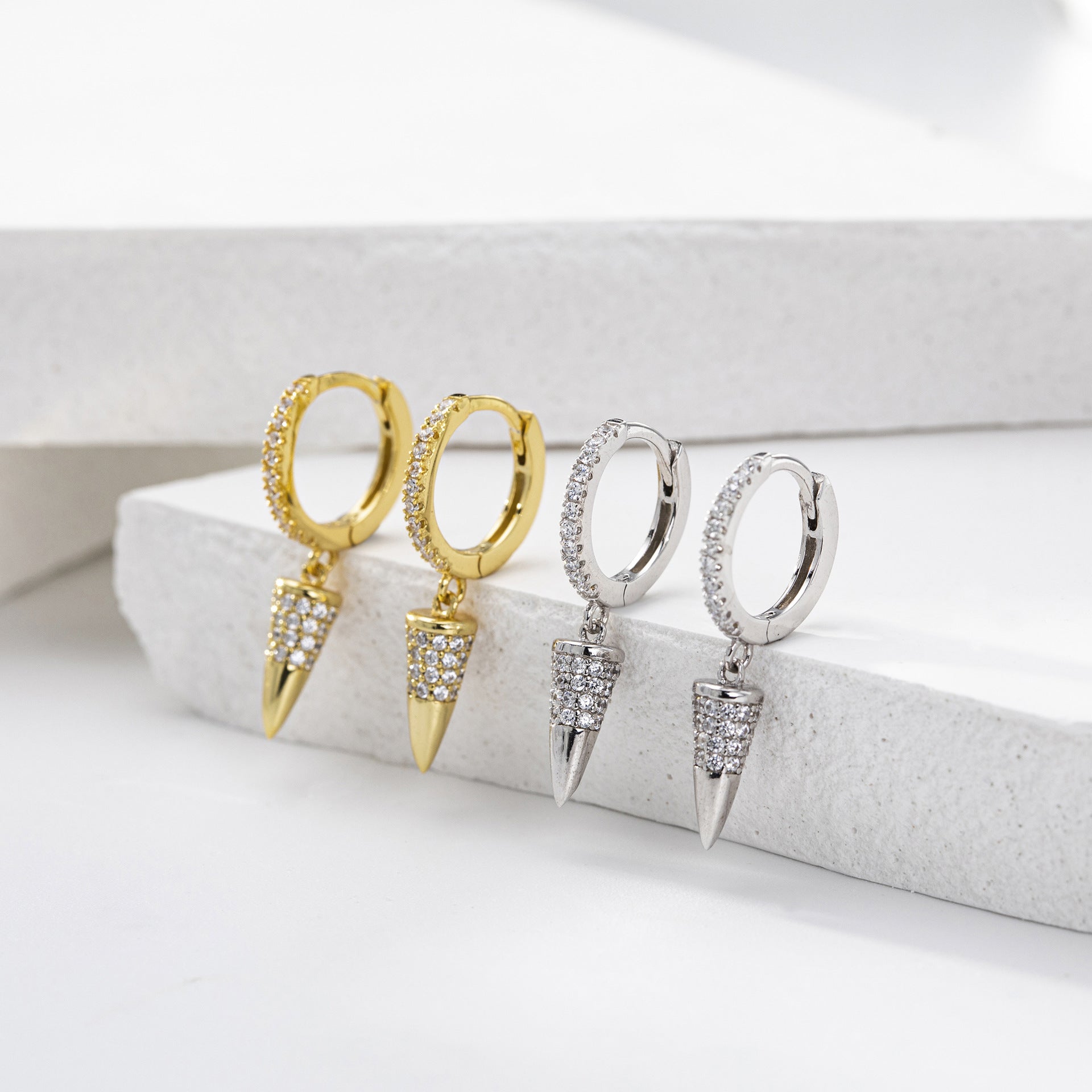 Damen Ohrhänger mit funkelndem Kegelanhänger aus 925 Sterling Silber Shop Nory