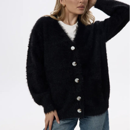 Damen Flauschiger Mohair‑Optik Knopfcardigan mit überschnittener Schulter und Perlmuttknöpfen Shop Nory