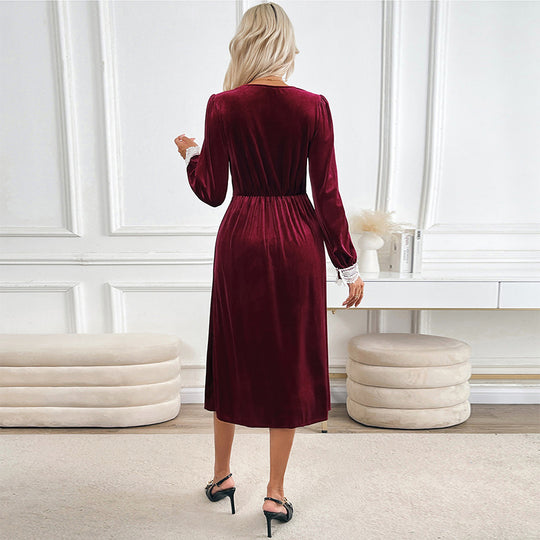Damen Samt-Midikleid mit Spitzen‑V-Ausschnitt, tailliertem Empire‑Schnitt und Zierknöpfen Shop Nory