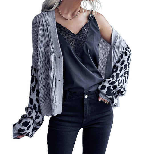 Damen Oversize Strickcardigan mit Leopardenmuster-Ärmeln und V‑Ausschnitt Shop Nory