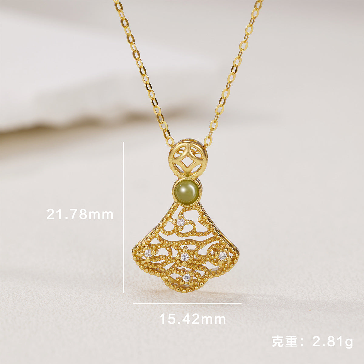 Damen filigrane Halskette mit kunstvollem Anhänger aus goldfarbenem Metall und Zirkonia-Verzierungen Shop Nory