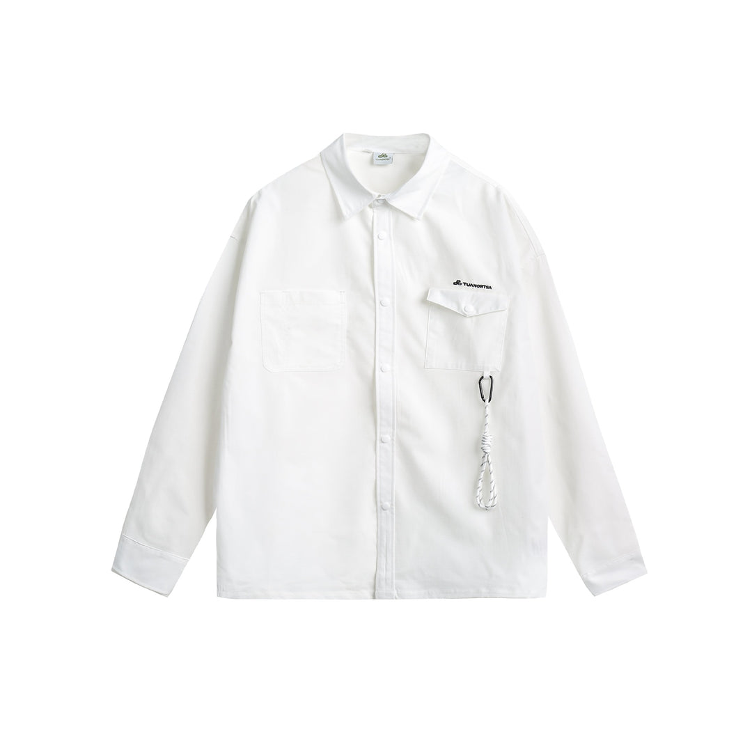 Unisex Overshirtjacke im Utility‑Stil mit Druckknopfleiste und Karabinerdetail Shop Nory