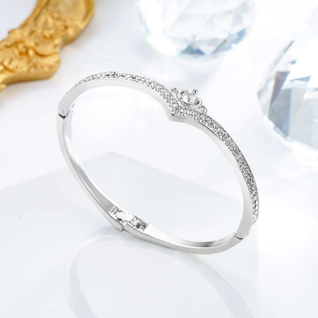 Damen Armreif mit funkelndem Zirkonia-Besatz und elegantem Design Shop Nory