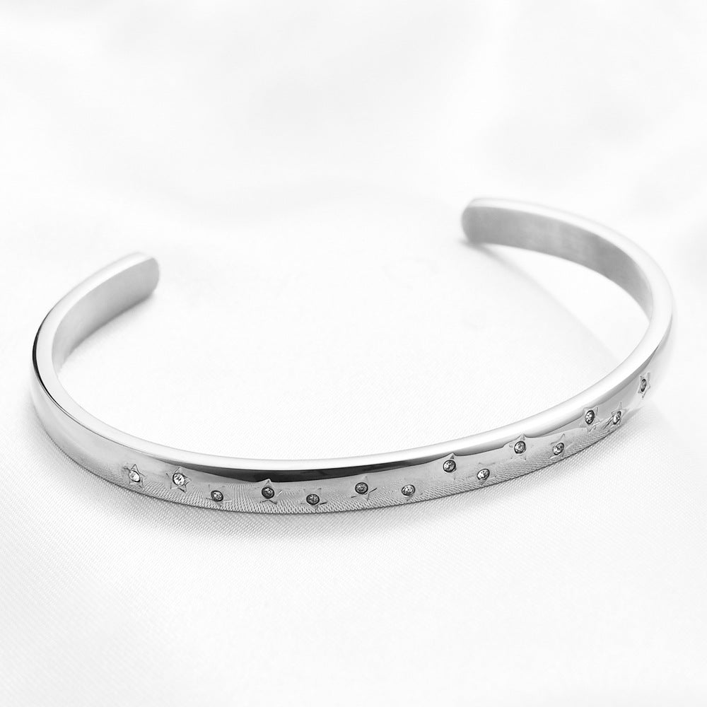 Damen Armreif mit funkelnden Sternen und elegantem Design Shop Nory