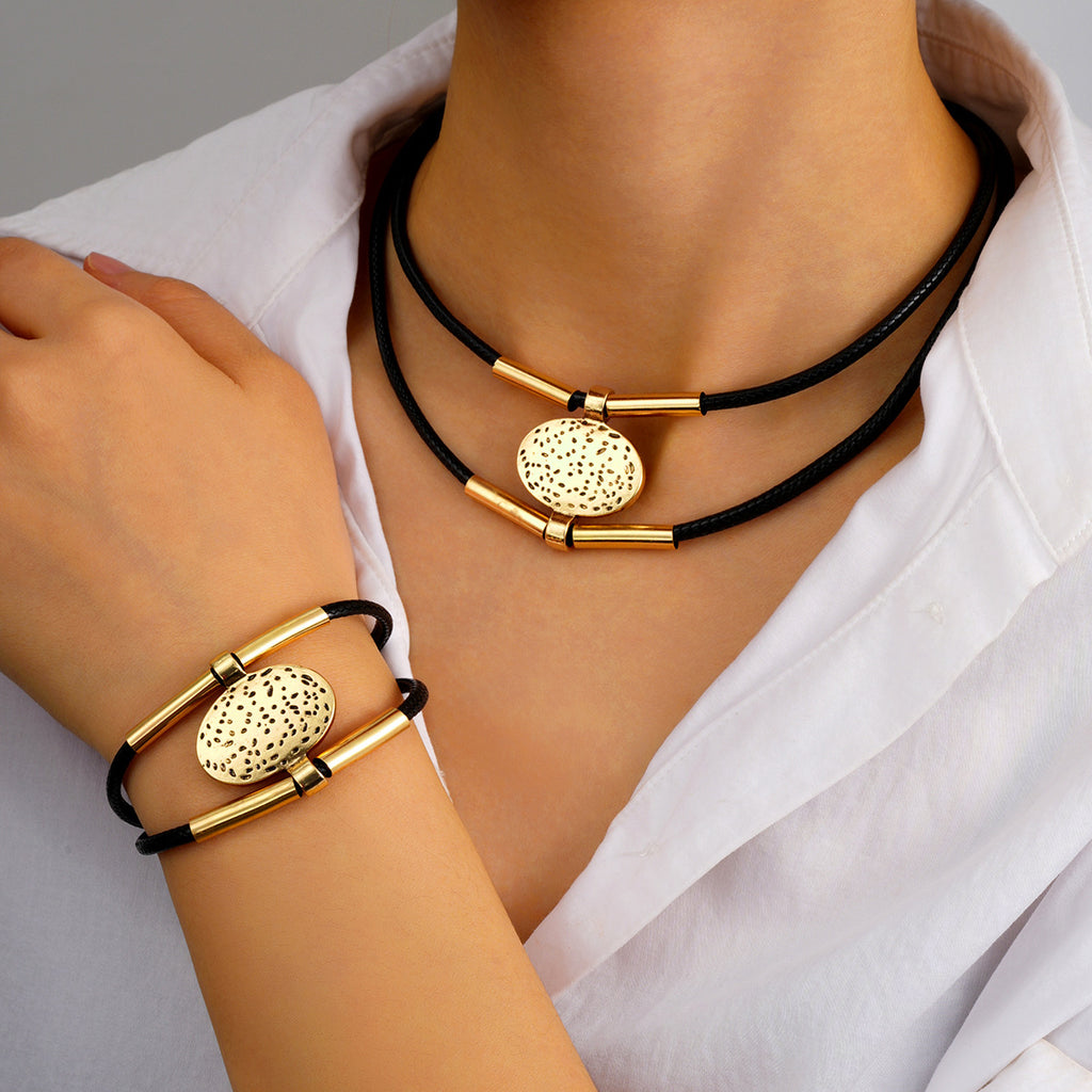 Damen Halsketten- und Armband-Set mit stilvollen veganen Lederakzenten Shop Nory