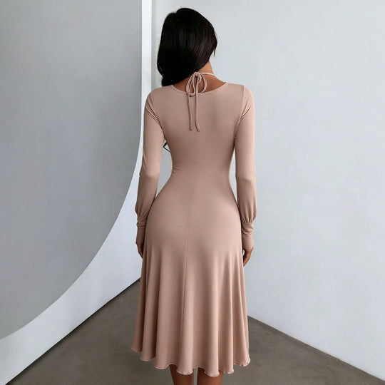 Damen gerafftes A-Linien Midikleid mit gekreuzten Trägern, figurformender Brustpartie und langen Ärmeln Shop Nory