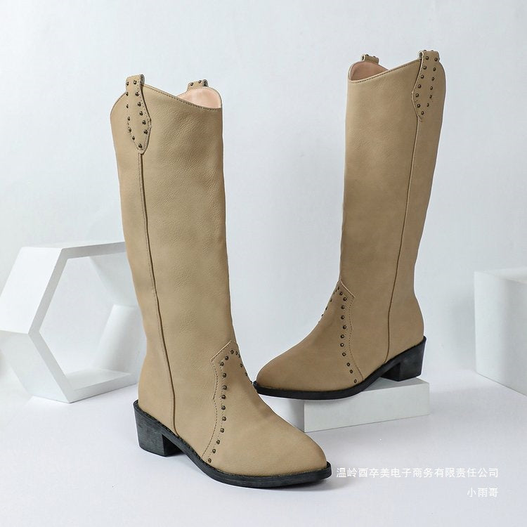 Damen kniehohe Veloursleder-Stiefel mit dekorativer Lochstanzung und mittlerem Blockabsatz Shop Nory