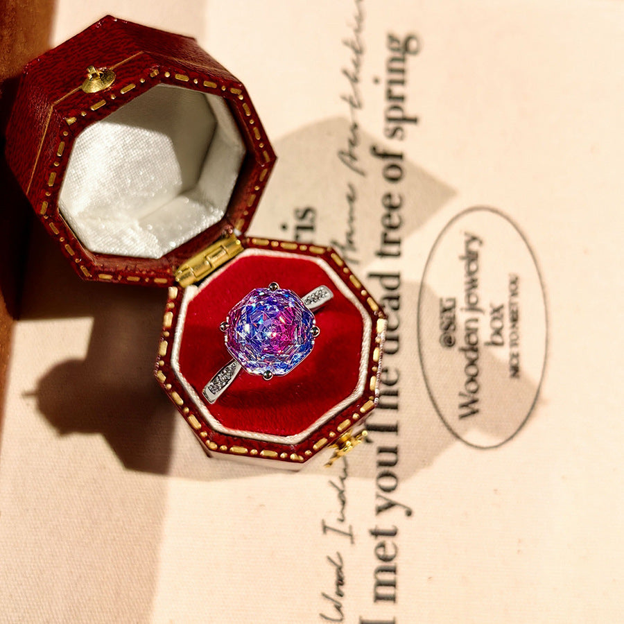 Damenring mit kunstvollem, mehrfarbigem Edelstein und filigranem Zirkonia-Besatz Shop Nory
