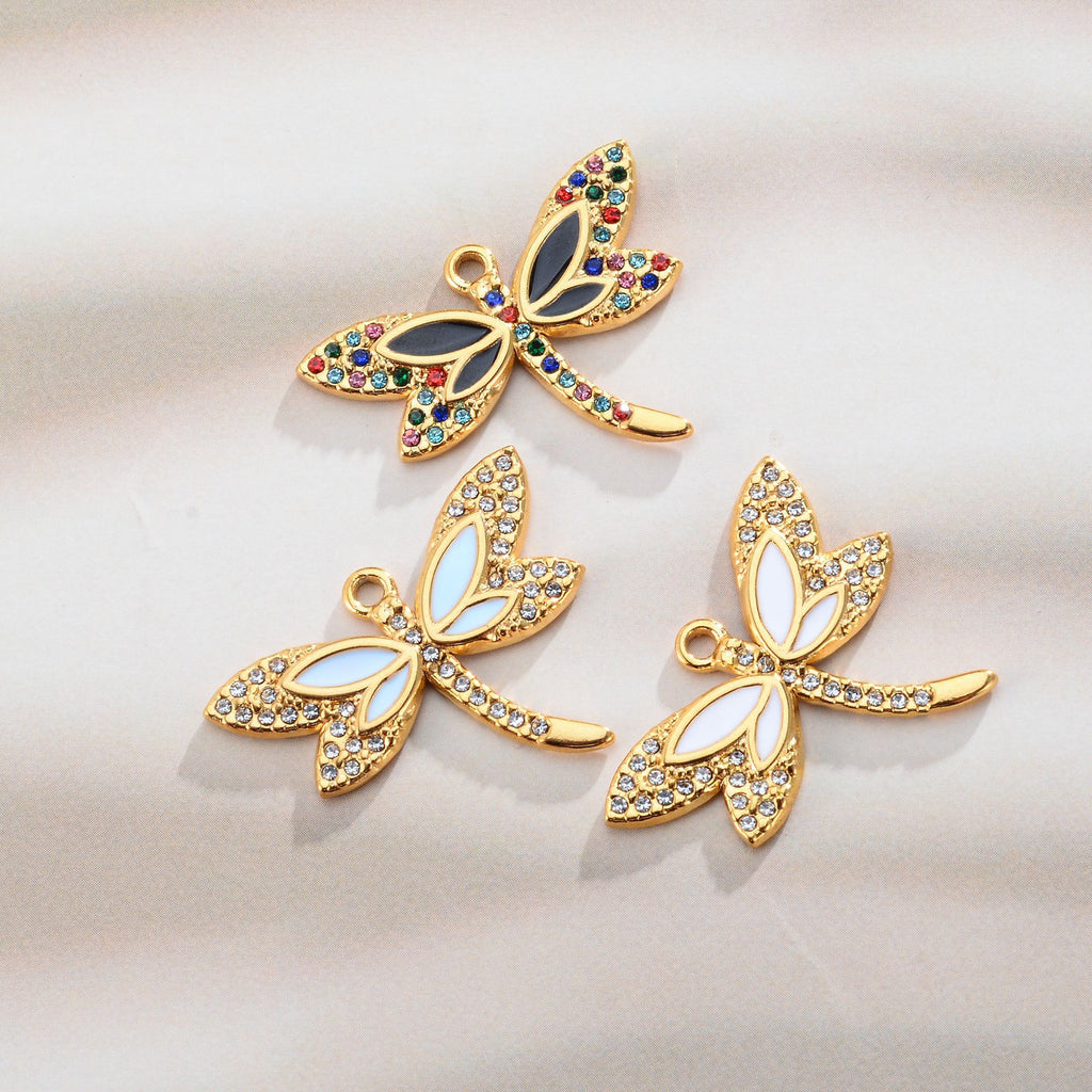 Damen Schmuckanhänger in Form eines eleganten Schmetterlings mit Kristallverzierung Shop Nory