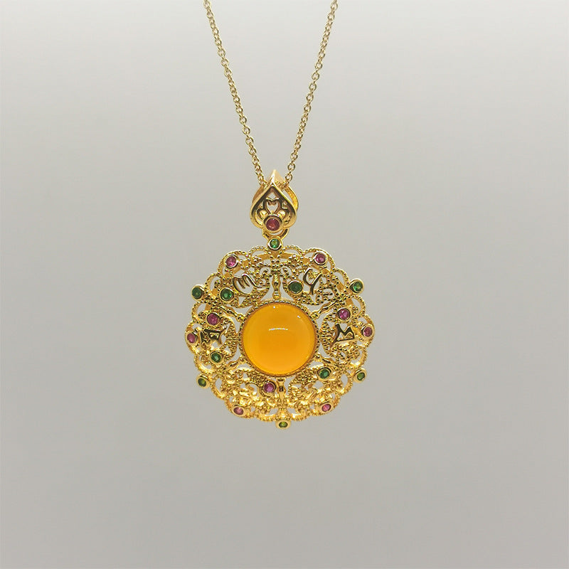 Damen Filigraner Anhänger mit bunten Edelsteinen und ovalem Cabochon Shop Nory