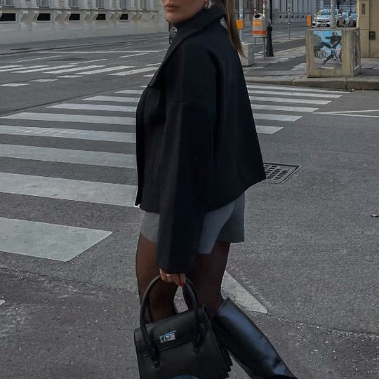 Damen Kurzmantel im Oversize‑Cut mit Doppelreiher und weitem Umschlagkragen Shop Nory
