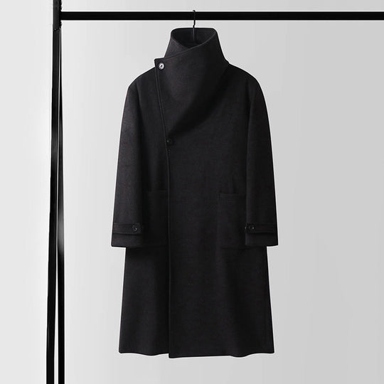 Herren Maxilanger Wollmantel mit hohem Stehkragen, asymmetrischer Knopfleiste und Bindegürtel Shop Nory