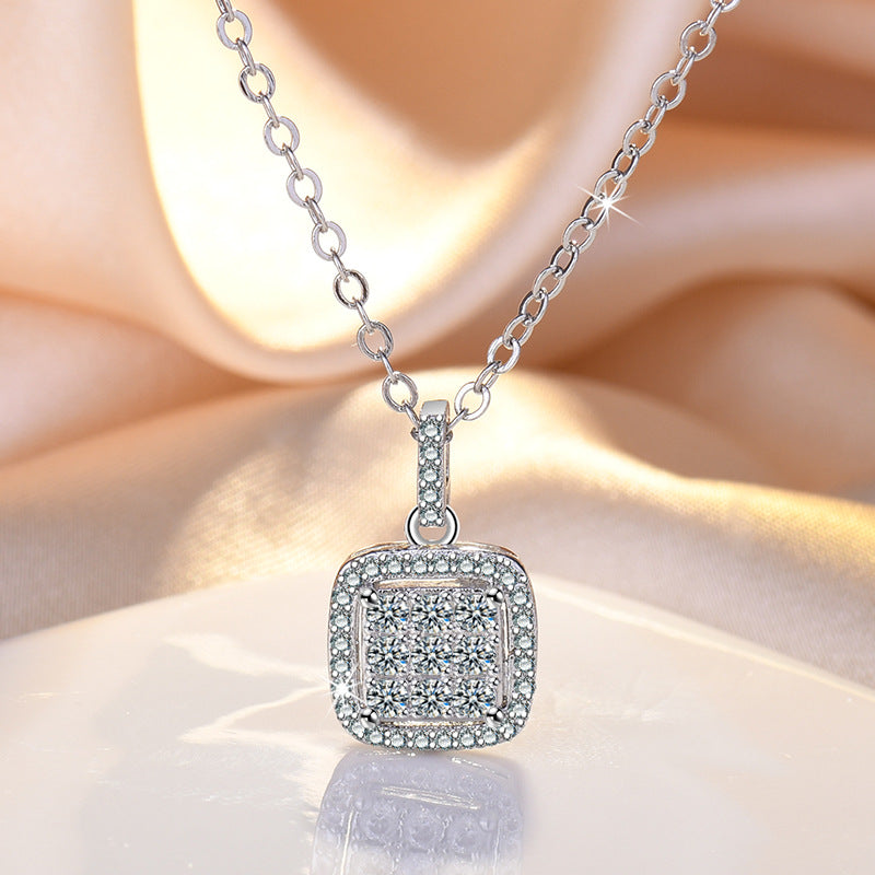 Damen Halskette mit quadratischem Zirkonia-Anhänger und feiner Gliederkette Shop Nory