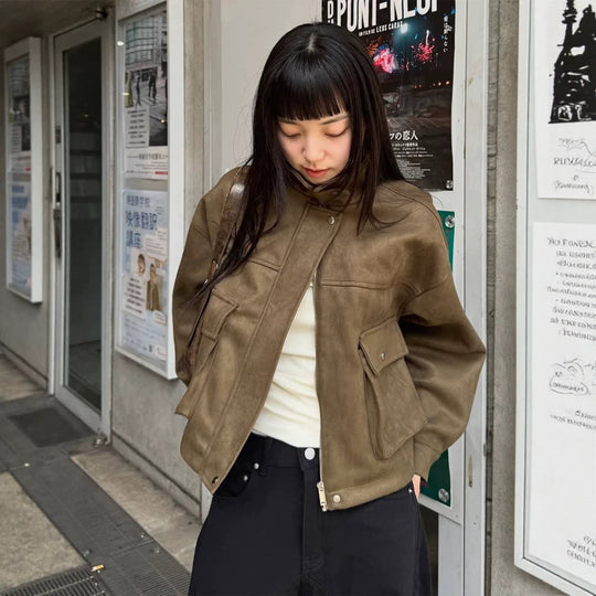 Damen Cropped-Veloursjacke im Utility-Stil mit Kapuze und aufgesetzten Pattentaschen Shop Nory