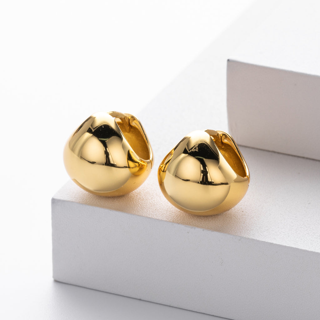 Damen Ohrstecker aus hochwertigem 925 Sterling Silber mit modernem, geschwungenem Design Shop Nory