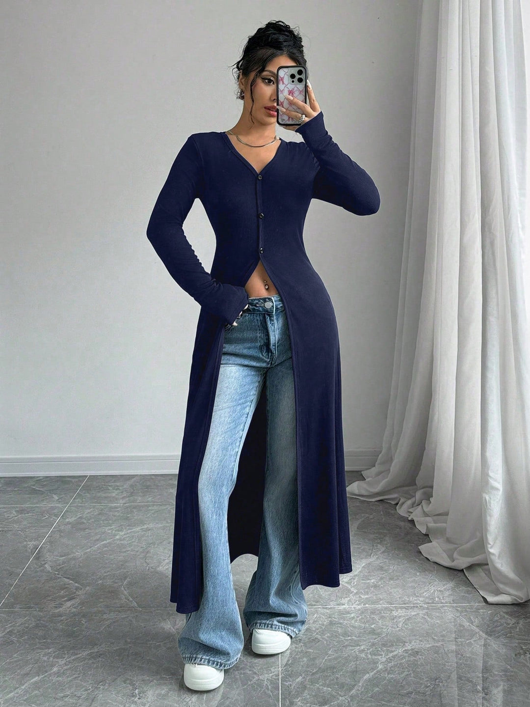 Damen Langstrickjacke mit V-Ausschnitt und Knopfverschluss
